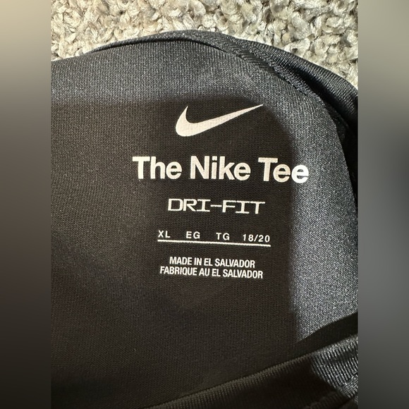 NWT Nike Women’s The Nike Tee Chicago White Sox Baseball Tee Size XL - Picture 4 of 5